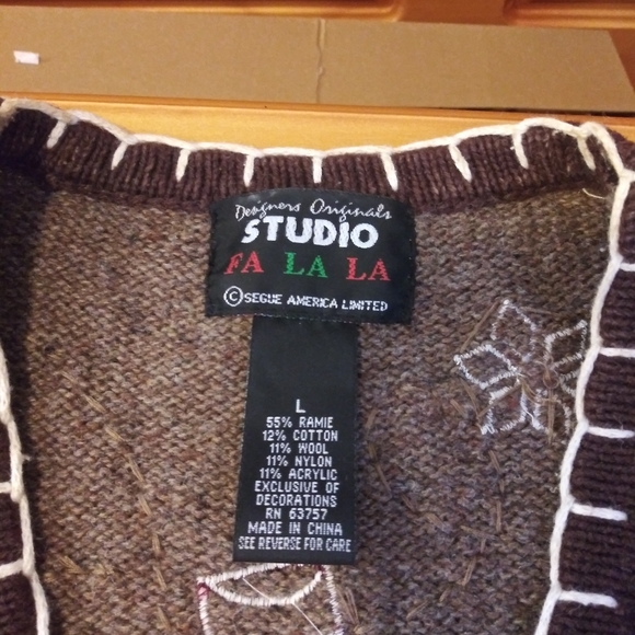 Christmas vest - Picture 3 of 3